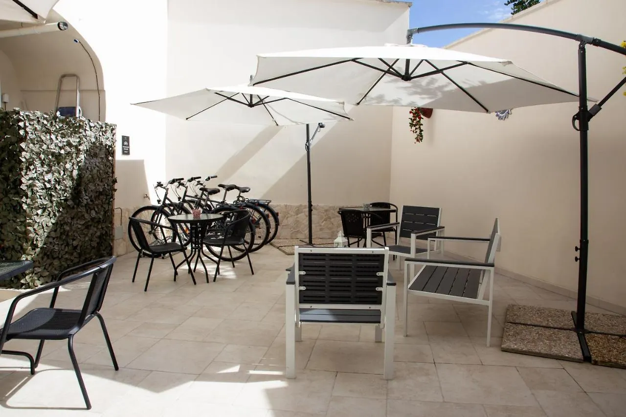 Hotel Dimora Guerrieri Brindisi 0*,