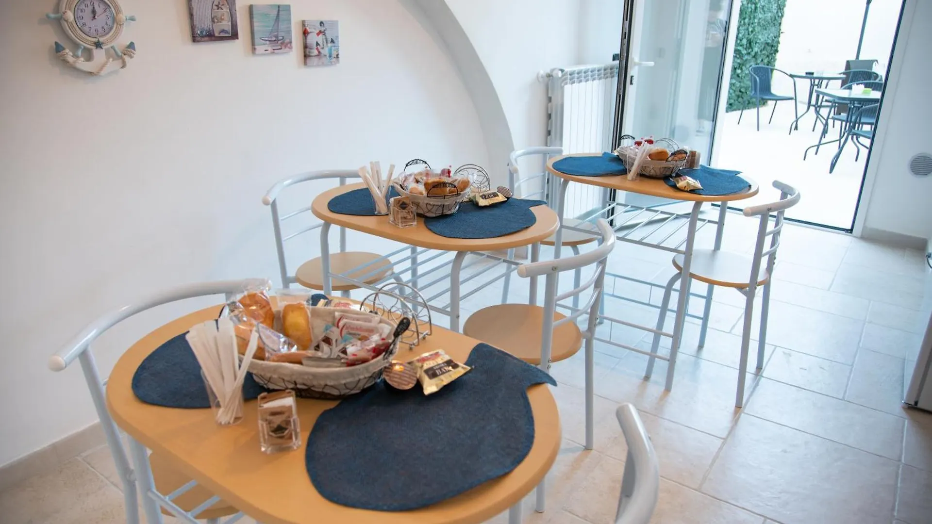 Hotel Dimora Guerrieri Brindisi 0*,  Italia